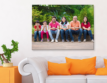 25 Cool
                                                                                  Ideas To Display Family Photos On Your Walls